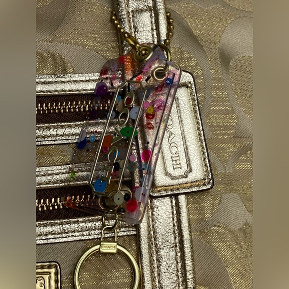 Coach Poppy Signature Tote Bag - Picture 3 of 9